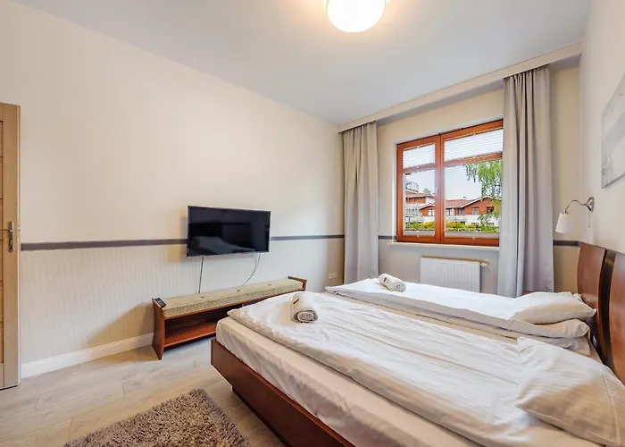 Meiguan With Huge Terrace + Extra 2 Parking Spots *