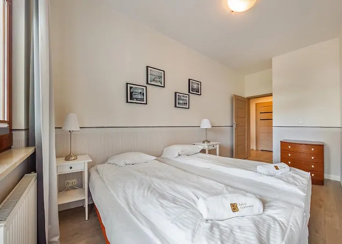 Meiguan With Huge Terrace + Extra 2 Parking Spots