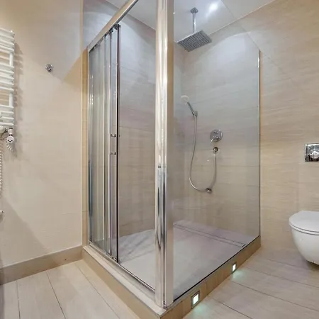 Meiguan With Huge Terrace + Extra 2 Parking Spots * غدانسك