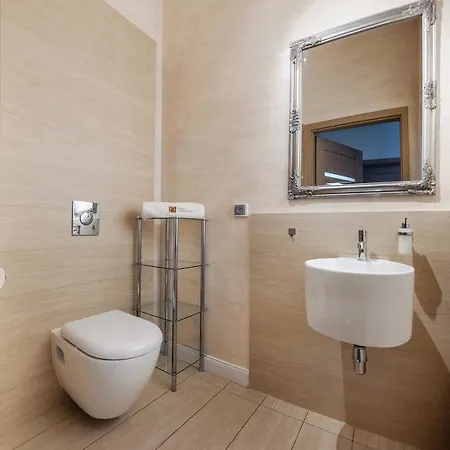 Meiguan With Huge Terrace + Extra 2 Parking Spots Γκντανσκ